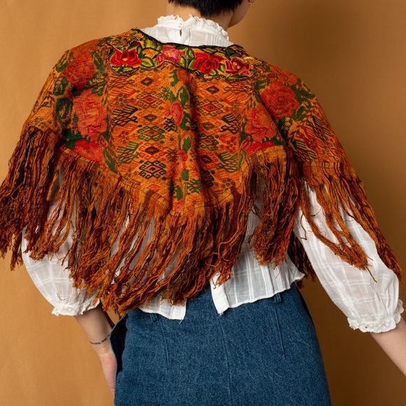 Vintage weaved short poncho - Picture 6 of 6